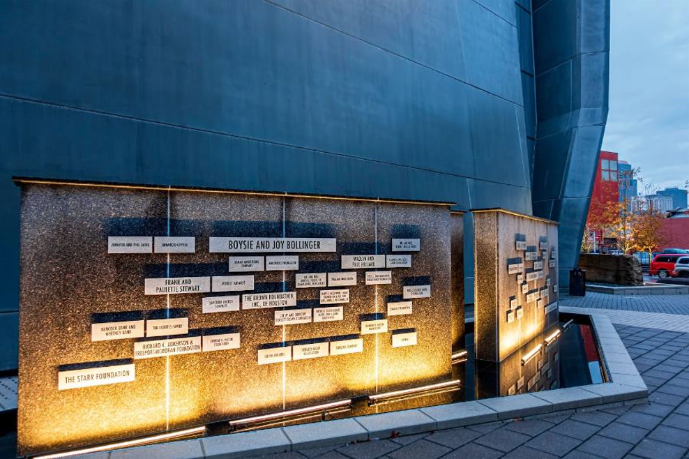 RECOGNITION WALL